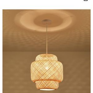 Woven lamp shade and hardware